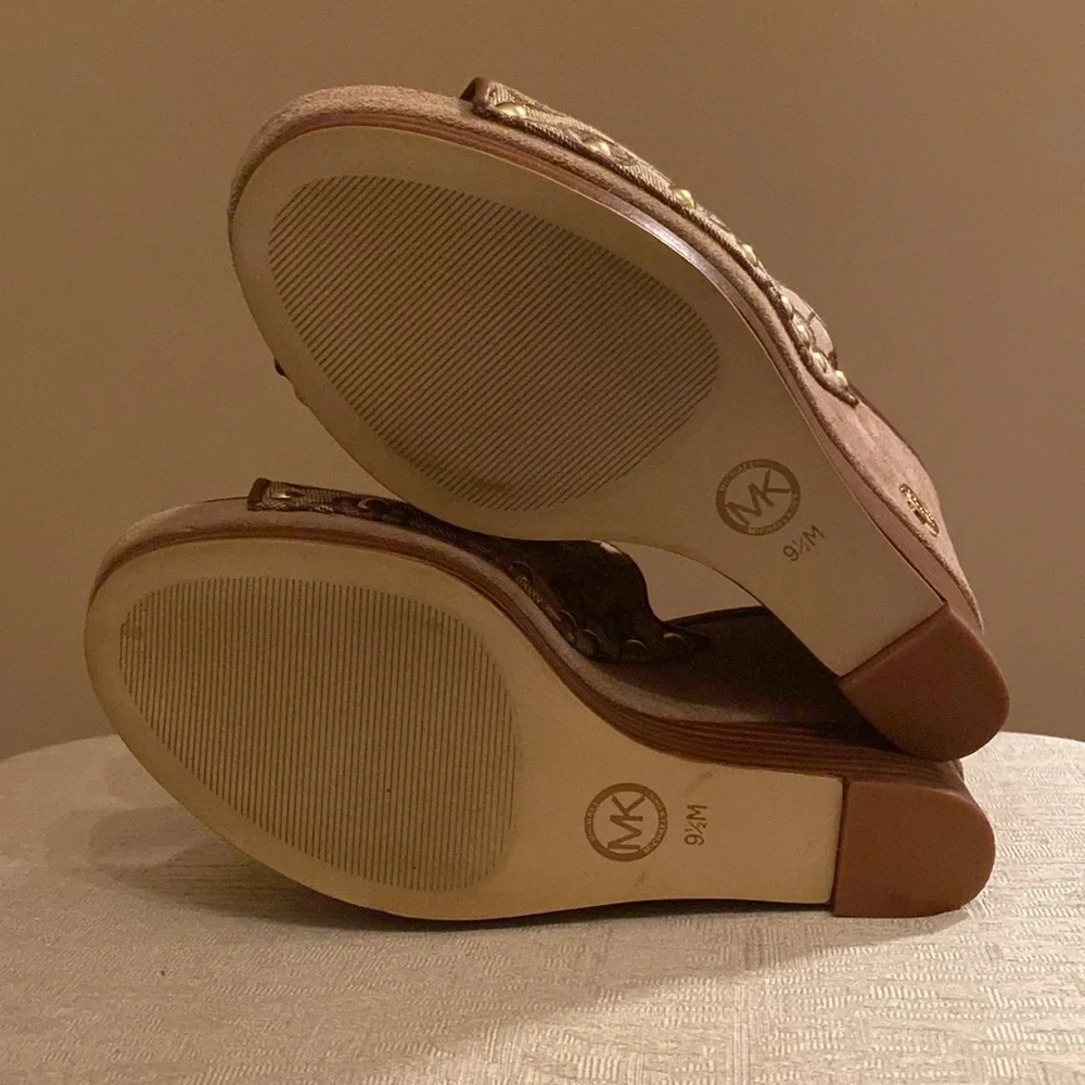 Shoes - Picture 5 of 6